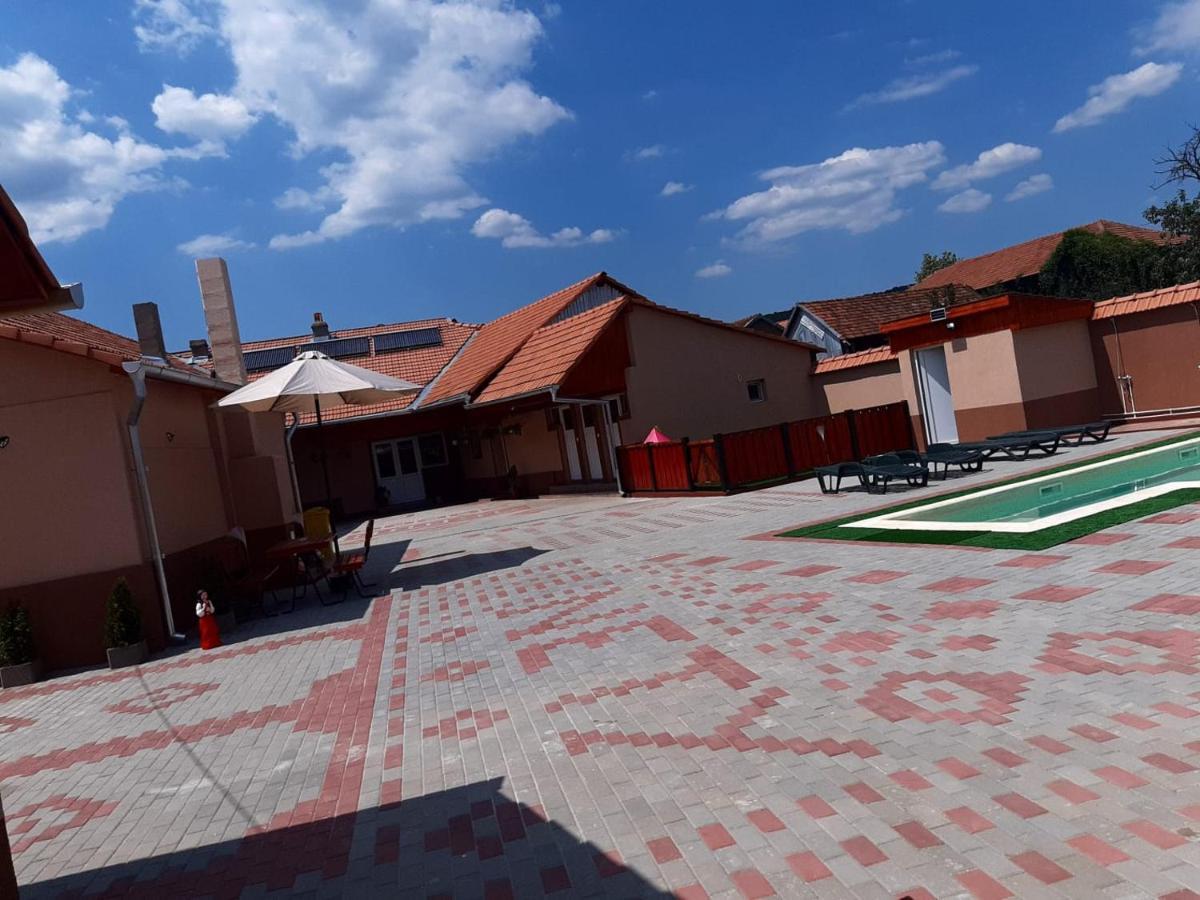 Pensiunea La Nety Bozovici Exterior photo